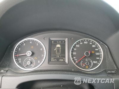 Zdjęcie 9 z 13 samochodu: 2010 VOLKSWAGEN TIGUAN S VIN:WVGAV7AX8AW002843 - miniatura