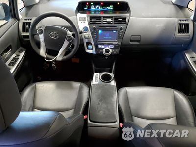 Zdjęcie 8 z 14 samochodu: 2012 TOYOTA PRIUS V VIN:JTDZN3EU9C3100848 - miniatura