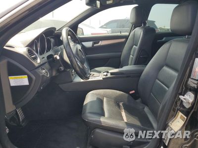 Zdjęcie 7 z 12 samochodu: 2013 MERCEDES-BENZ C 250 VIN:WDDGF4HB3DA793682 - miniatura