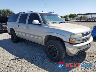 Czwarte zdjęcie samochodu z boku: 2005 CHEVROLET SUBURBAN C2500 VIN:1GNGC26UX5R163664 - miniatura