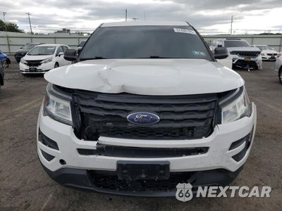 Piąte zdjęcie samochodu w środku: 2016 FORD EXPLORER POLICE INTERCEPTOR VIN:1FM5K8AR2GGB28636 - miniatura
