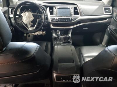 Zdjęcie 8 z 13 samochodu: 2016 TOYOTA HIGHLANDER XLE VIN:5TDJKRFH9GS501511 - miniatura