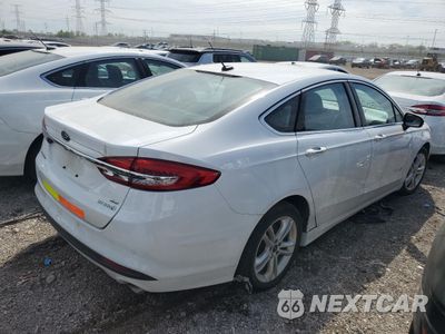 Trzecie zdjęcie samochodu z tyłu: 2018 FORD FUSION SE HYBRID VIN:3FA6P0LU7JR118719 - miniatura
