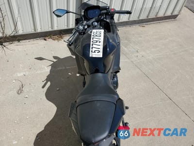 Zdjęcie 6 z 10 samochodu: 2025 KAWASAKI EX650 R VIN:ML5EXER19SDAE7445 - miniatura