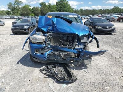 Piąte zdjęcie samochodu w środku: 2018 TOYOTA TACOMA DOUBLE CAB VIN:3TMCZ5AN6JM174437 - miniatura