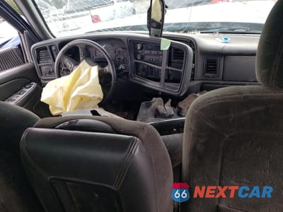 Zdjęcie 8 z 12 samochodu: 2004 CHEVROLET SILVERADO K3500 VIN:1GCHK39264E257319 - miniatura