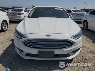 Piąte zdjęcie samochodu w środku: 2018 FORD FUSION SE HYBRID VIN:3FA6P0LU7JR118672 - miniatura