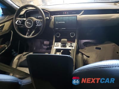Zdjęcie 8 z 12 samochodu: 2024 JAGUAR F-PACE R-DYNAMIC S VIN:SADCT2EX6RA729928 - miniatura