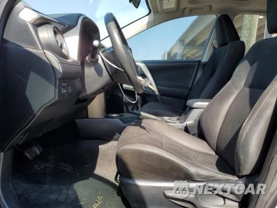Zdjęcie 7 z 13 samochodu: 2015 TOYOTA RAV4 XLE VIN:JTMWFREVXFJ057634 - miniatura