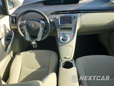 Zdjęcie 8 z 13 samochodu: 2013 TOYOTA PRIUS VIN:JTDKN3DU9D1688394 - miniatura