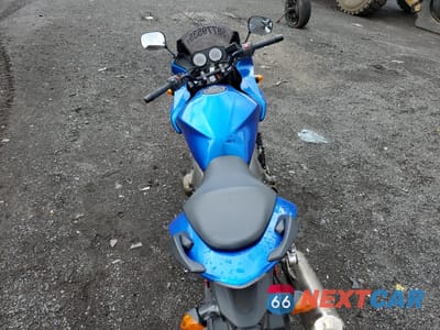 Zdjęcie 6 z 9 samochodu: 2005 KAWASAKI ZR750 K1 VIN:JKAZRDK155A001229 - miniatura