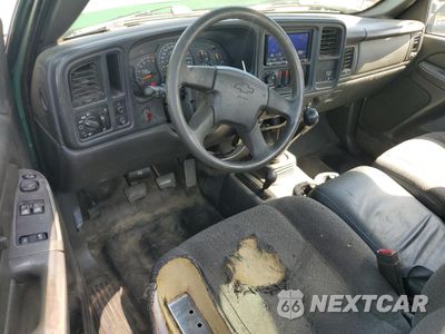 Zdjęcie 8 z 12 samochodu: 2004 CHEVROLET SILVERADO K2500 HEAVY DUTY VIN:1GCHK24U54E308697 - miniatura
