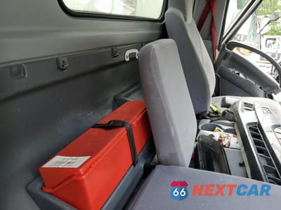 Zdjęcie 11 z 13 samochodu: 2019 ISUZU NPR HD VIN:54DC4W1B5KS804091 - miniatura