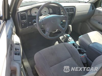 Zdjęcie 8 z 14 samochodu: 2004 TOYOTA TACOMA XTRACAB VIN:5TEWN72N64Z453431 - miniatura