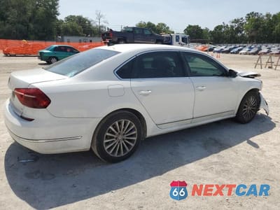 Trzecie zdjęcie samochodu z tyłu: 2016 VOLKSWAGEN PASSAT SE VIN:1VWBS7A32GC038811 - miniatura