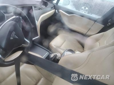 Zdjęcie 9 z 13 samochodu: 2016 TESLA MODEL S VIN:5YJSA1E26GF133699 - miniatura