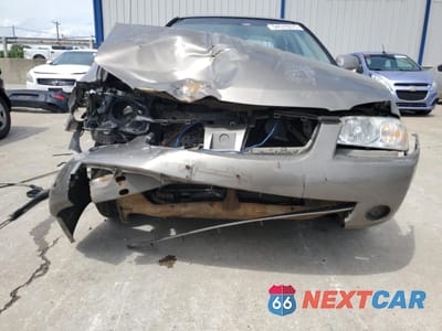 Piąte zdjęcie samochodu w środku: 2004 NISSAN SENTRA 1.8 VIN:3N1CB51D54L911071 - miniatura