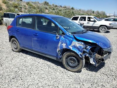 Czwarte zdjęcie samochodu z boku: 2009 NISSAN VERSA S VIN:3N1BC13E39L419279 - miniatura