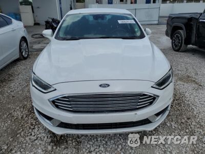 Piąte zdjęcie samochodu w środku: 2018 FORD FUSION SE HYBRID VIN:3FA6P0LUXJR281896 - miniatura