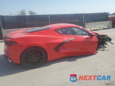 Trzecie zdjęcie samochodu z tyłu: 2023 CHEVROLET CORVETTE STINGRAY 1LT VIN:1G1YA2D46P5107701 - miniatura