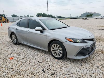 Czwarte zdjęcie samochodu z boku: 2022 TOYOTA CAMRY LE VIN:4T1C11AK0NU643041 - miniatura
