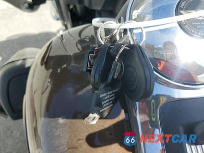 Zdjęcie 8 z 9 samochodu: 2013 HARLEY-DAVIDSON FLHTCUTG TRI GLIDE ULTRA CLASSIC VIN:1HD1MAM21DB855177 - miniatura