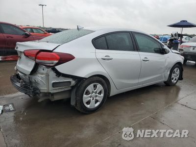 Trzecie zdjęcie samochodu z tyłu: 2017 KIA FORTE LX VIN:3KPFK4A75HE052167 - miniatura