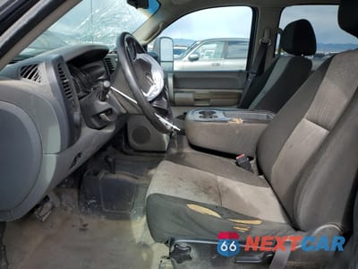 Zdjęcie 7 z 12 samochodu: 2009 CHEVROLET SILVERADO K3500 VIN:1GCHK73K99F146751 - miniatura