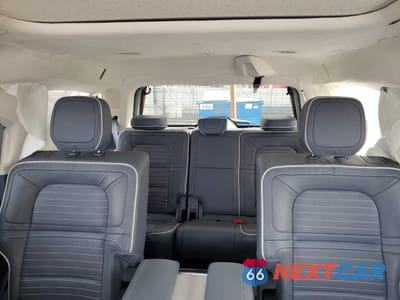 Zdjęcie 10 z 16 samochodu: 2023 LINCOLN NAVIGATOR BLACK LABEL VIN:5LMJJ2TGXPEL10068 - miniatura