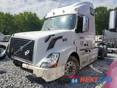 Drugie zdjęcie samochodu z przodu: 2015 VOLVO VN VNL VIN:4V4NC9EH1FN190259 - miniatura