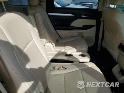 Zdjęcie 11 z 15 samochodu: 2019 TOYOTA HIGHLANDER SE VIN:5TDKZRFH1KS291981 - miniatura
