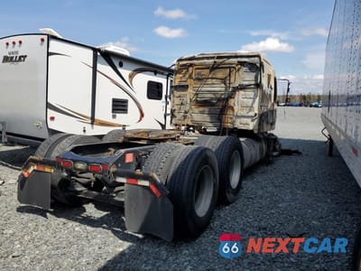 Czwarte zdjęcie samochodu z boku: 2016 VOLVO VN VNL VIN:4V4NC9EH4GN953019 - miniatura