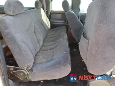 Zdjęcie 10 z 12 samochodu: 2000 GMC NEW SIERRA K2500 VIN:1GTGK29U2YZ143842 - miniatura