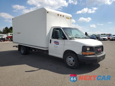 Czwarte zdjęcie samochodu z boku: 2015 GMC SAVANA CUTAWAY G3500 VIN:1GD374CG1F1195145 - miniatura