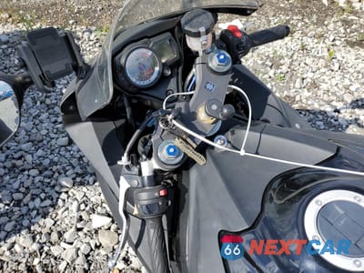 Zdjęcie 8 z 9 samochodu: 2008 SUZUKI GSX-R750 VIN:JS1GR7LA582104043 - miniatura