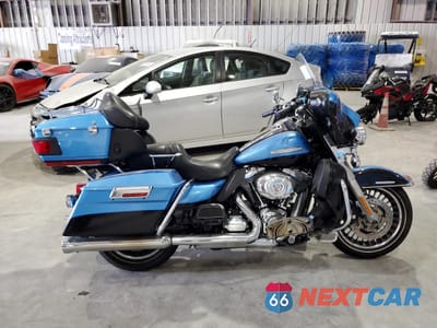 2011 HARLEY-DAVIDSON FLHTK 1HD1KEM17BB641490 - główne zdjęcie licytacji z USA - miniatura