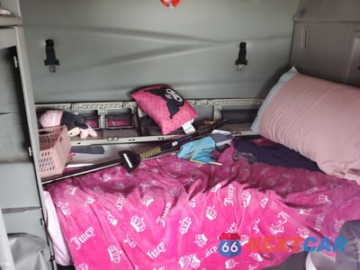 Zdjęcie 6 z 10 samochodu: 2012 VOLVO VNL SEMI TRUCK VIN:4V4NC9TG5CN548579 - miniatura