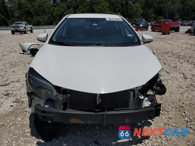 Piąte zdjęcie samochodu w środku: 2018 TOYOTA COROLLA L VIN:5YFBURHEXJP775771 - miniatura