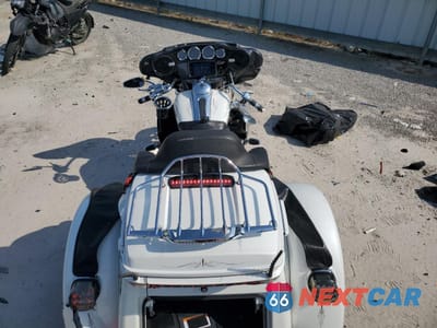 Zdjęcie 6 z 10 samochodu: 2020 HARLEY-DAVIDSON FLHTCUTGSE VIN:1HD1TBH13LB957038 - miniatura