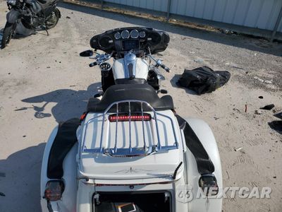 Zdjęcie 6 z 10 samochodu: 2020 HARLEY-DAVIDSON FLHTCUTGSE VIN:1HD1TBH13LB957038 - miniatura