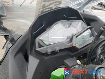 Zdjęcie 7 z 9 samochodu: 2014 KAWASAKI EX300 A VIN:JKAEX8A15EA005388 - miniatura