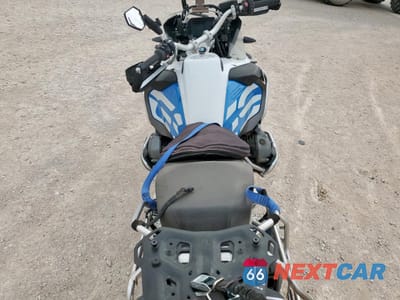 Zdjęcie 6 z 9 samochodu: 2018 BMW R1200 GS ADVENTURE VIN:WB10A1203JZ967597 - miniatura