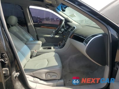 Zdjęcie 7 z 12 samochodu: 2008 CADILLAC SRX VIN:1GYEE53A680155389 - miniatura