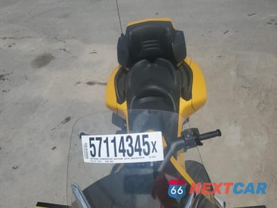 Piąte zdjęcie samochodu w środku: 2013 CAN-AM SPYDER ROADSTER RT VIN:2BXNBBC11DV004397 - miniatura