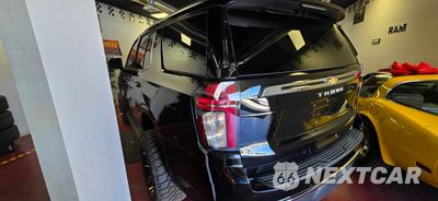Trzecie zdjęcie samochodu z tyłu: 2022 CHEVROLET TAHOE K1500 LT VIN:1GNSKNKD0NR174354 - miniatura