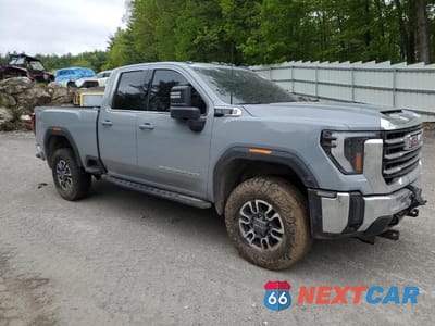 Czwarte zdjęcie samochodu z boku: 2024 GMC SIERRA K2500 SLE K2500 SLE VIN:1GT59ME78RF445363 - miniatura