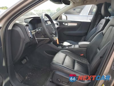 Zdjęcie 7 z 14 samochodu: 2022 VOLVO XC40 T5 MOMENTUM VIN:YV4162UK7N2767623 - miniatura