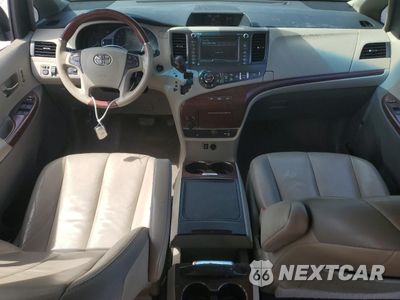 Zdjęcie 8 z 15 samochodu: 2014 TOYOTA SIENNA XLE VIN:5TDYK3DC8ES483048 - miniatura