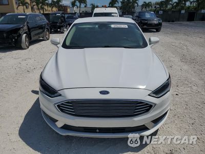 Piąte zdjęcie samochodu w środku: 2018 FORD FUSION SE HYBRID VIN:3FA6P0LU8JR171767 - miniatura