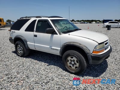 Czwarte zdjęcie samochodu z boku: 2002 CHEVROLET BLAZER VIN:1GNCT18W62K174429 - miniatura